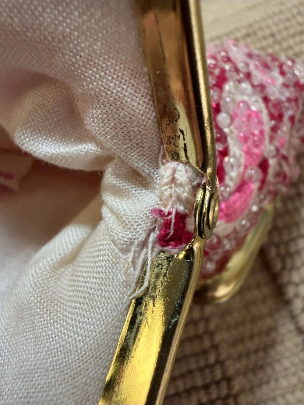 Vintage Handcrafted Pink Sequin Beaded Kiss-Lock Coin Purse Made in Hong Kong
